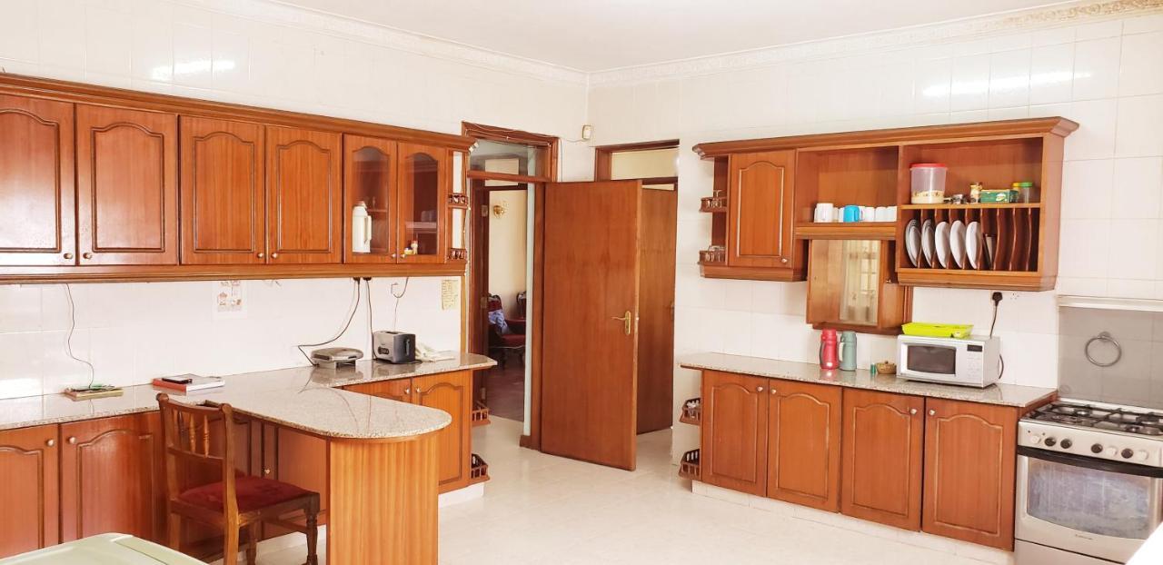 Family Nest Guesthouse Кісуму Екстер'єр фото